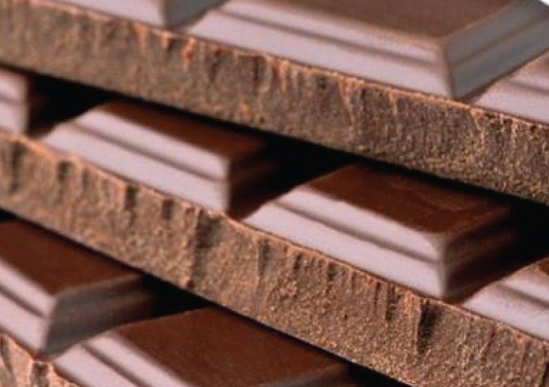 3 Fun Chocolate Bar Ideas To Warm Your Heart On This Cold Canadian Valentine's Day