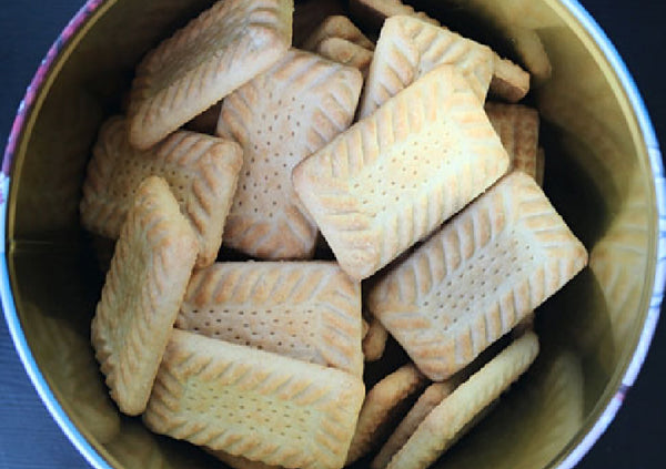How To Keep English Biscuits Fresh All Summer Long